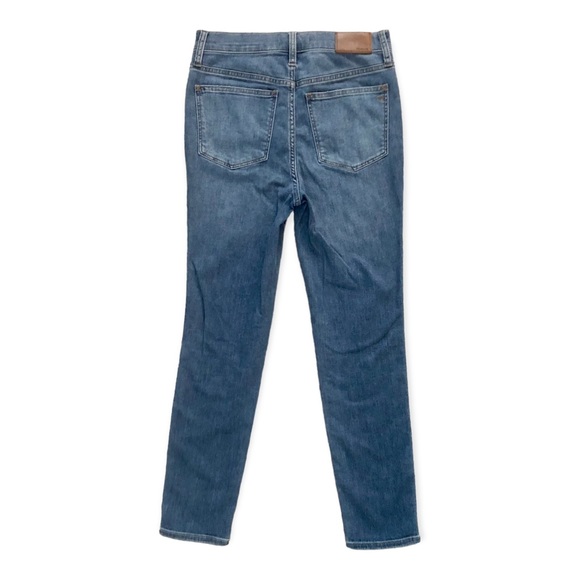Madewell 10" High-Rise Skinny Crop Jeans in Welling Wash: Summerweight Edition - Picture 3 of 7